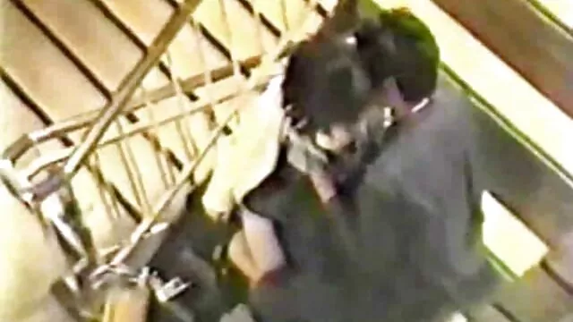 HERMOSA NOVIA - CÁMARA OCULTA 2 señoras con el coño peludo