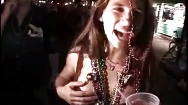 Quiero verte viejas de chochos peludos chupar esta polla