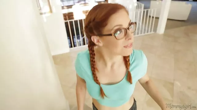 Povbitch tocandose el chichi - Gran audición anal para Blanche Bradburry