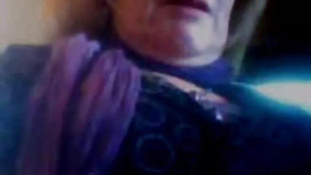 Grandes tetas naturales rebotando hacia arriba y hacia coños enormes abajo # 102