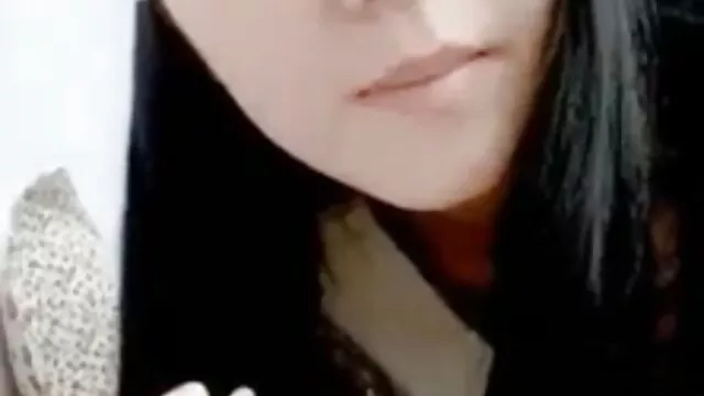 Jassie y Belinda Gavin - los coños mas peludos Bikini Chain Gang