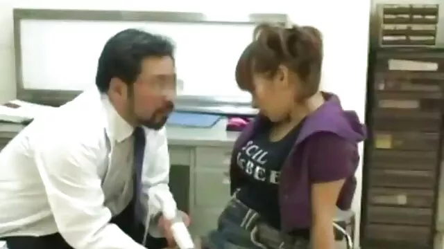 Linda nena estilo perrito y jizzed en chochos y pichas sus tetas