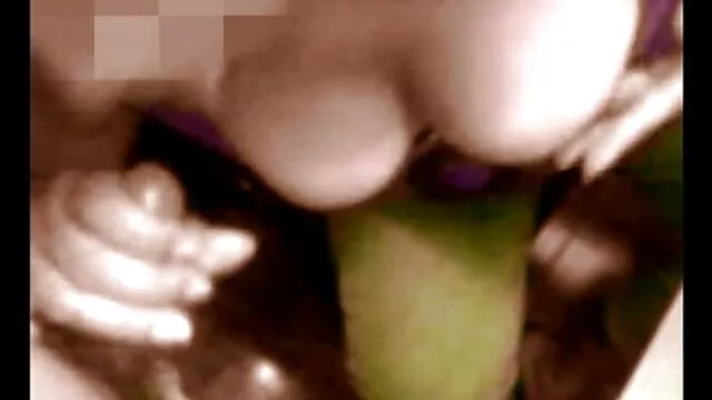 18 Videoz - Amante experto gana comiendose el chocho dinero