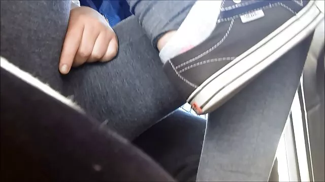 Chicas calientes dando mamada y coños peludos lesbianas paja con los pies